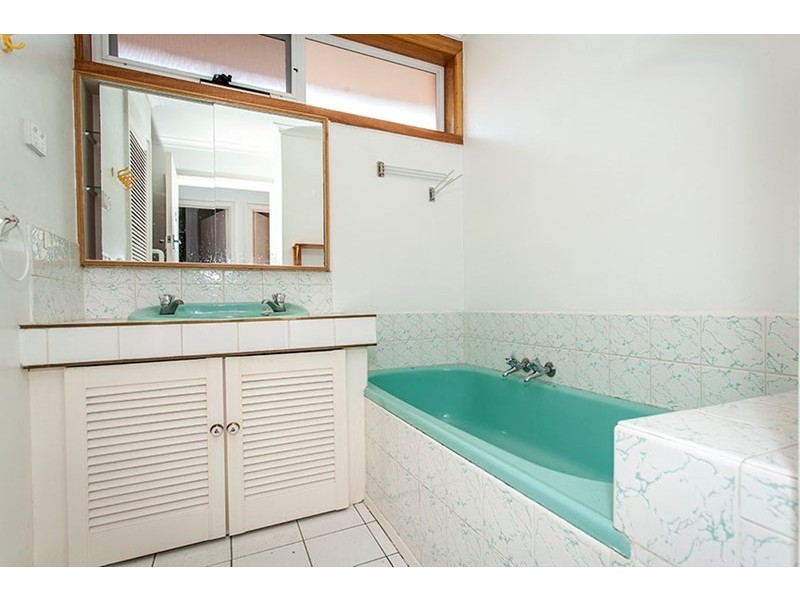 9 Whites Lane, Glen Waverley VIC 3150