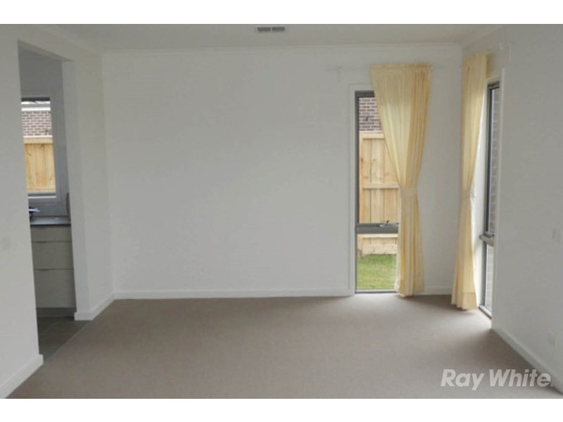 34 Grove Way, Wantirna South VIC 3152