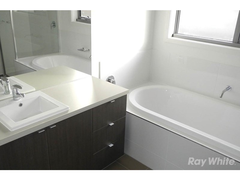 34 Grove Way, Wantirna South VIC 3152