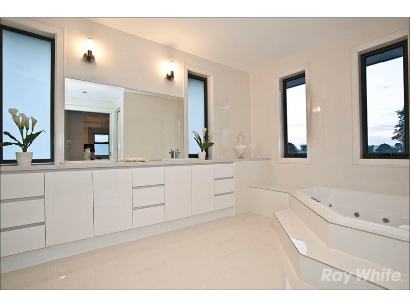 26 Mount Street, Glen Waverley VIC 3150