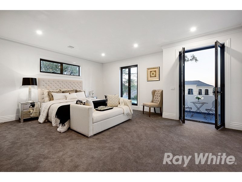 4 Sagan Court, Glen Waverley VIC 3150