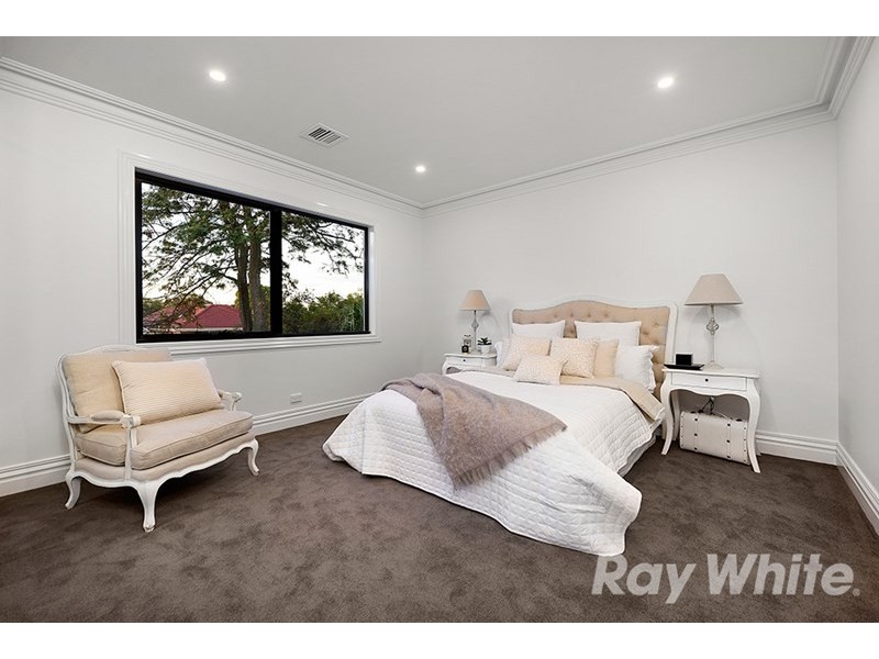 4 Sagan Court, Glen Waverley VIC 3150