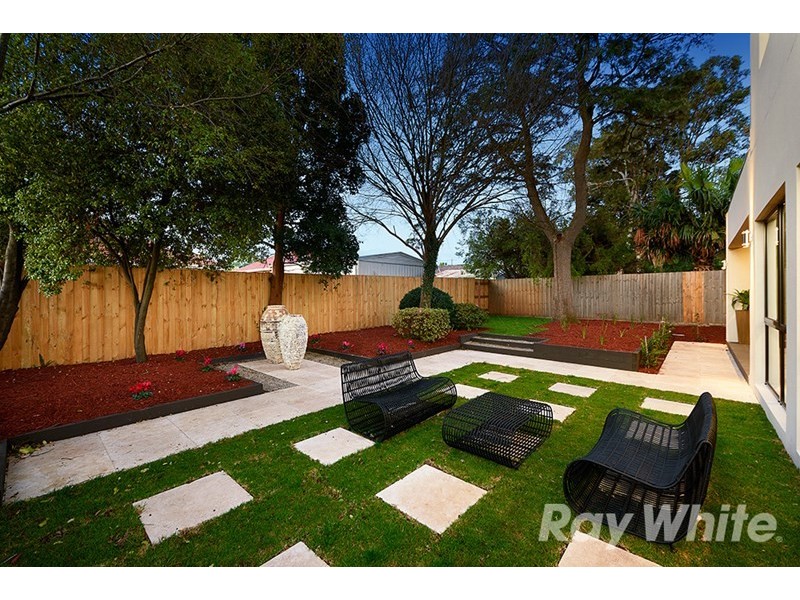 4 Sagan Court, Glen Waverley VIC 3150