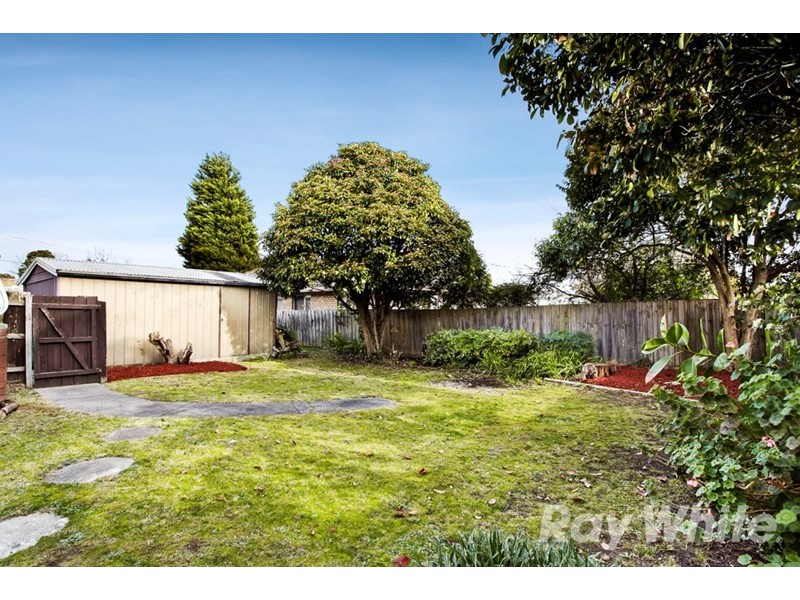 98 Whites Lane, Glen Waverley VIC 3150