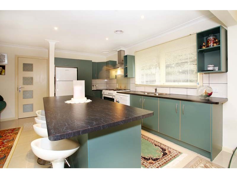 15 Lennox Avenue, Glen Waverley VIC 3150