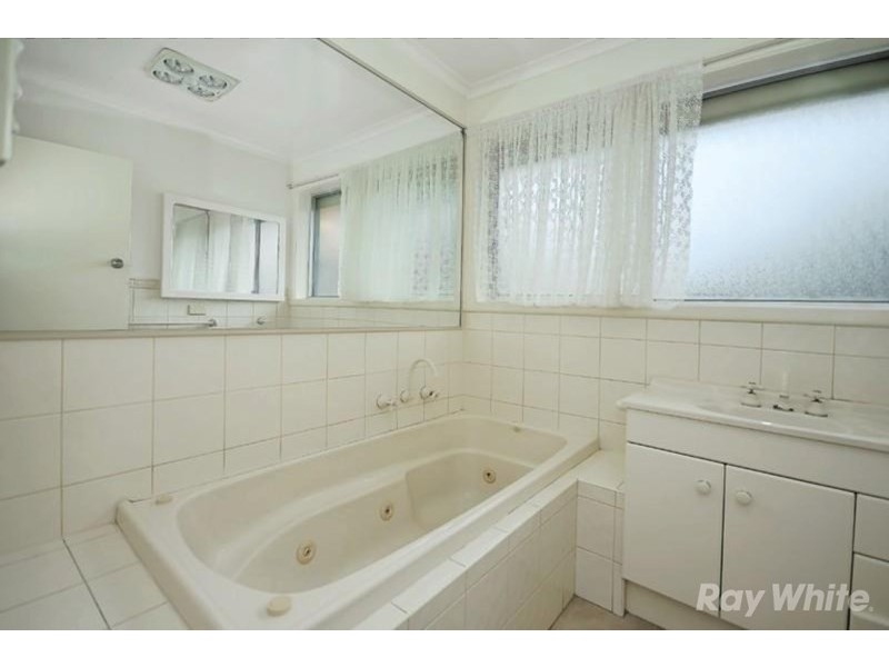 32 Hansworth Street, Mulgrave VIC 3170