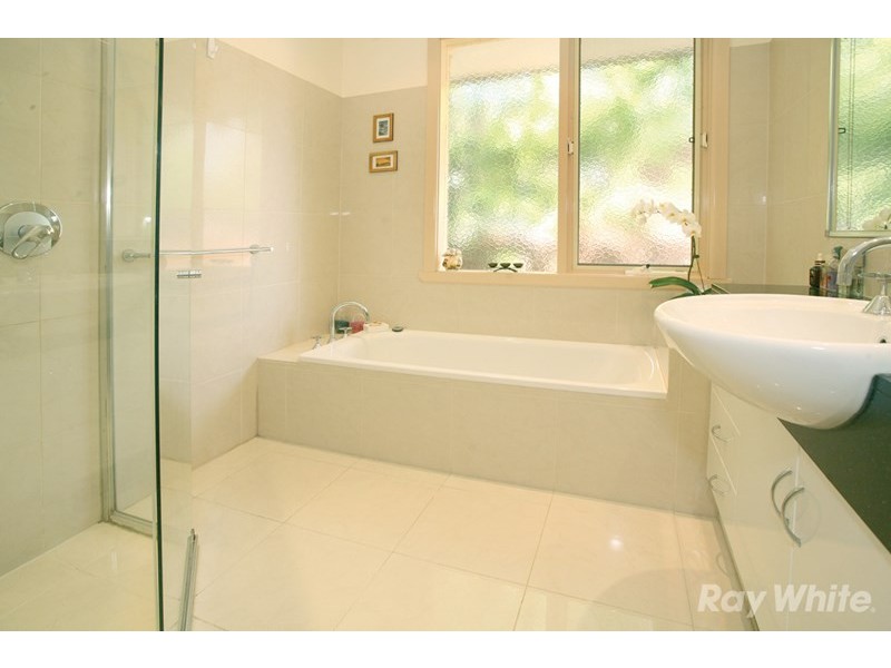 24 Kambara Drive, Mulgrave VIC 3170