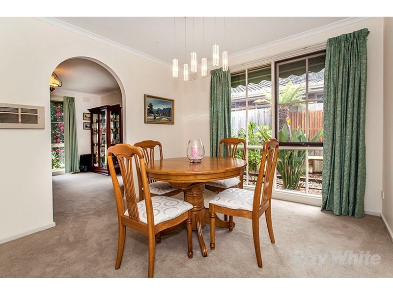 90 Capital Avenue, Glen Waverley VIC 3150