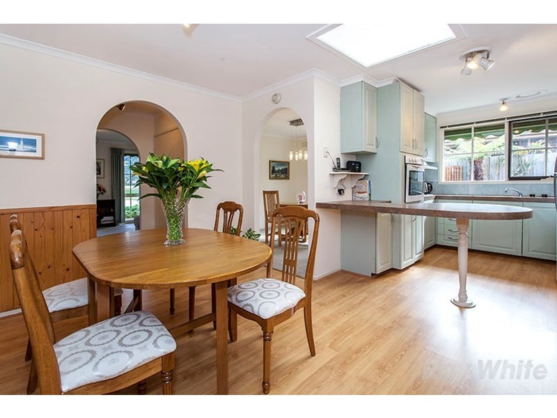 90 Capital Avenue, Glen Waverley VIC 3150