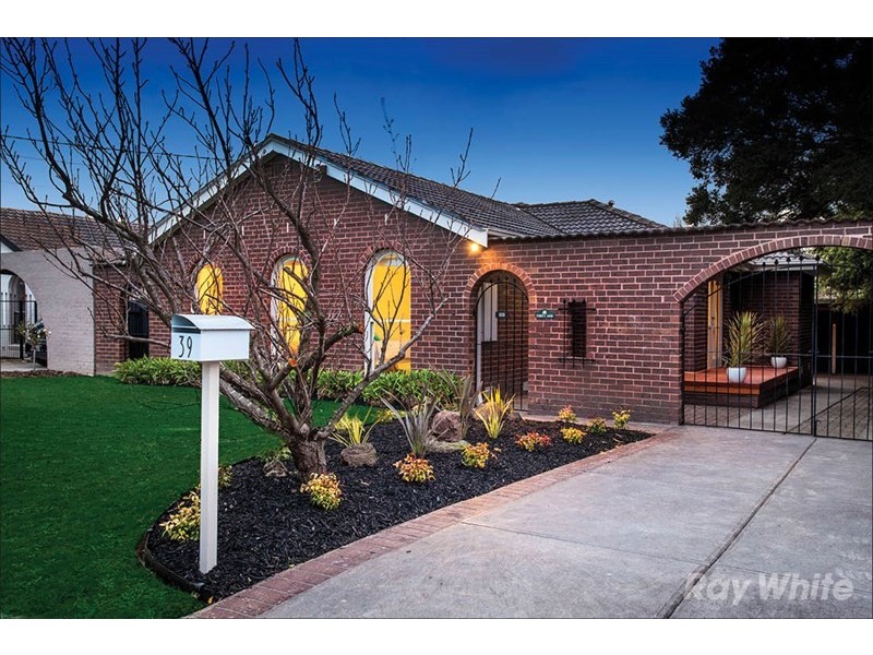 39 Jeanette Street, Bayswater VIC 3153
