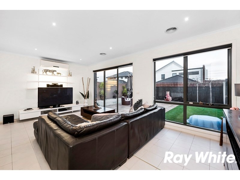 81 Waverley Park Drive, Mulgrave VIC 3170