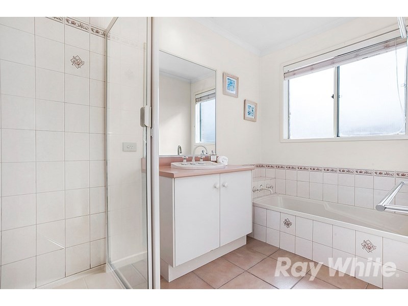 32 Crows Lane, Glen Waverley VIC 3150