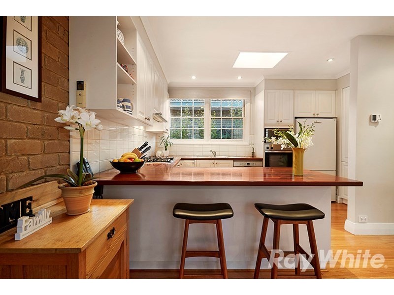 26 Bunker Crescent, Glen Waverley VIC 3150