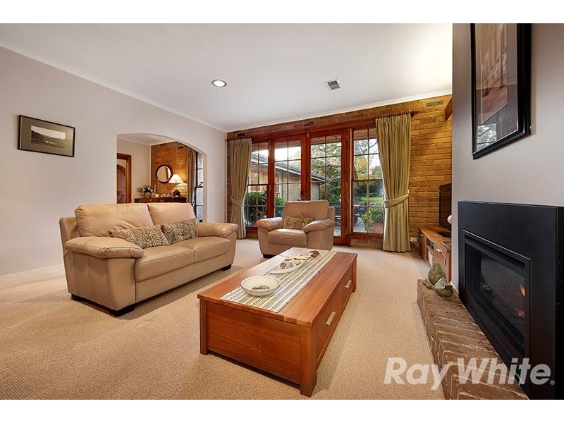 26 Bunker Crescent, Glen Waverley VIC 3150