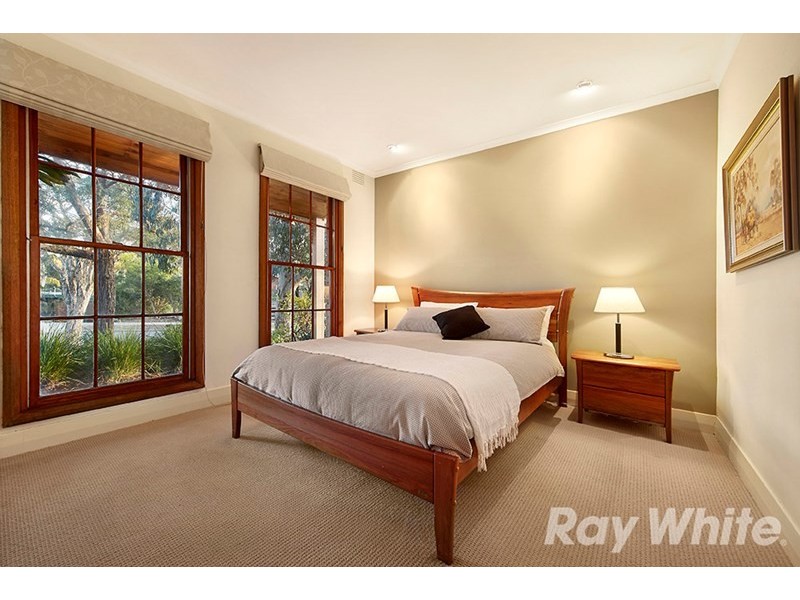 26 Bunker Crescent, Glen Waverley VIC 3150