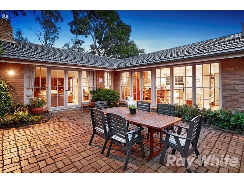 26 Bunker Crescent, Glen Waverley VIC 3150