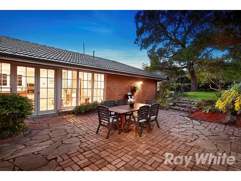 26 Bunker Crescent, Glen Waverley VIC 3150