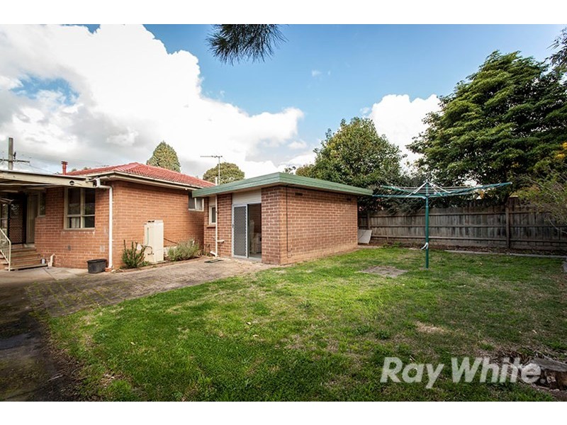 35 Woolwich Drive, Mulgrave VIC 3170