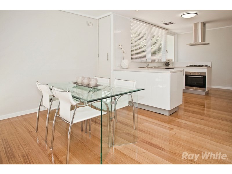 4 Glen Tower Drive, Glen Waverley VIC 3150