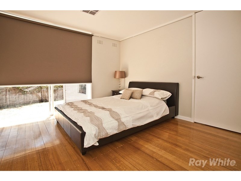 4 Glen Tower Drive, Glen Waverley VIC 3150