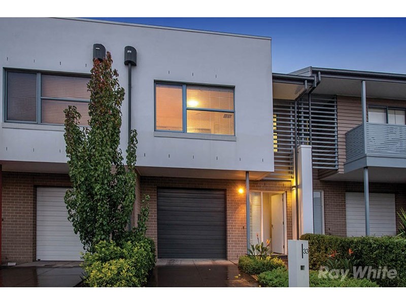 33 Brunton Crescent, Mulgrave VIC 3170