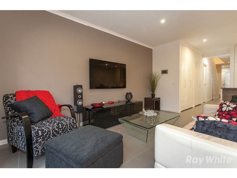 33 Brunton Crescent, Mulgrave VIC 3170