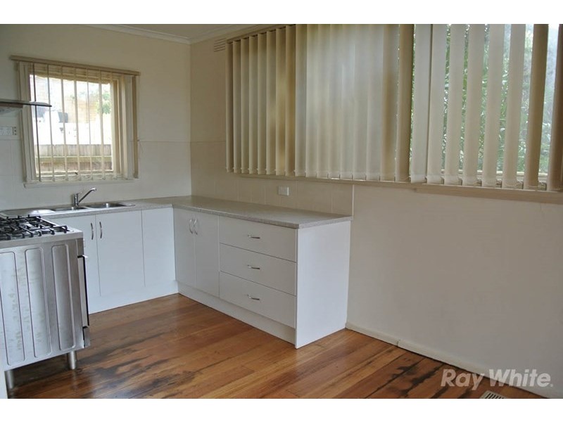 10 Mandowie Road, Glen Waverley VIC 3150