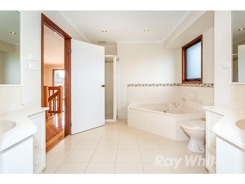 64 Haverbrack Drive, Mulgrave VIC 3170