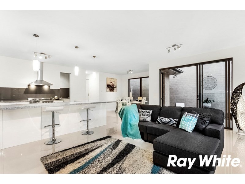 18 Elm Grove, Mount Waverley VIC 3149