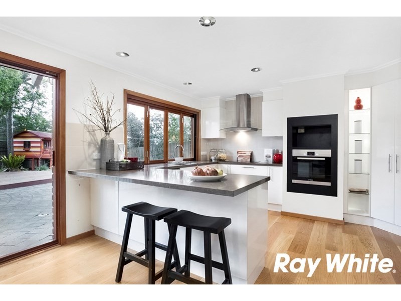 4 Harwood Close, Wheelers Hill VIC 3150