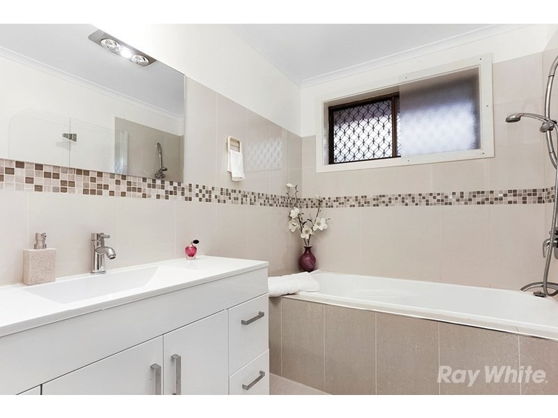 11 Holmbury Boulevard, Mulgrave VIC 3170