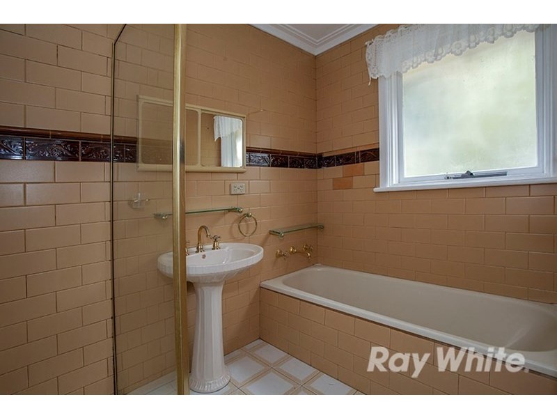 37 Taylors Road, Croydon VIC 3136