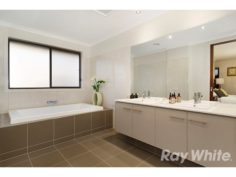 73 Phoenix Drive, Wheelers Hill VIC 3150