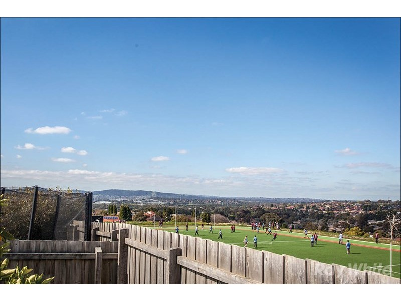 28 Grantchester Road, Wheelers Hill VIC 3150