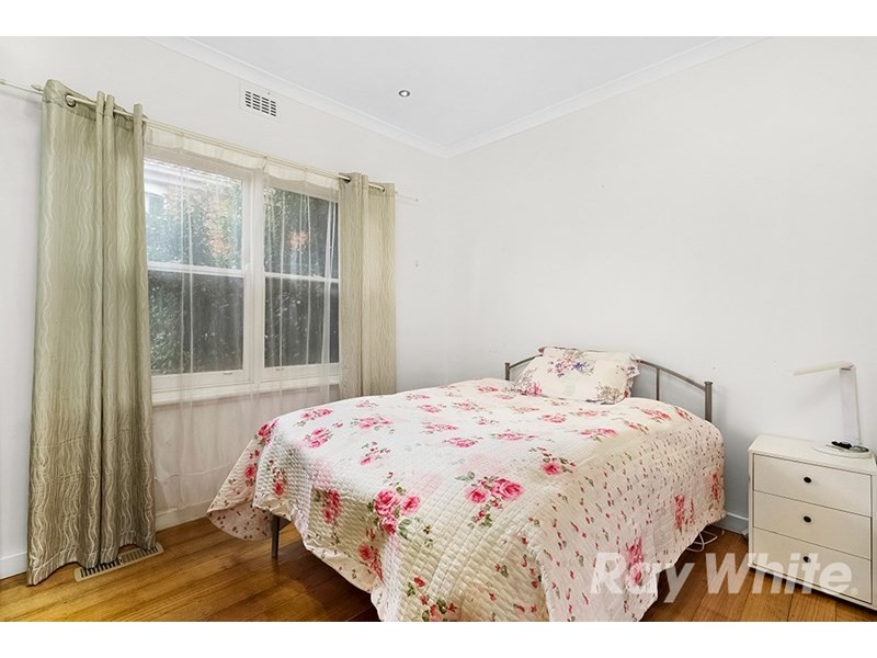 24 Morshead Avenue, Mount Waverley VIC 3149