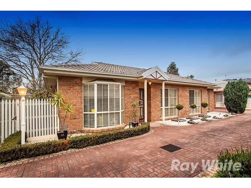 1/1 Pine Tree Avenue, Glen Waverley VIC 3150