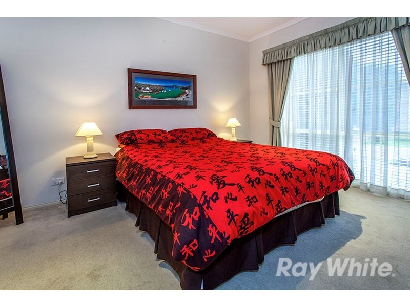 1/1 Pine Tree Avenue, Glen Waverley VIC 3150