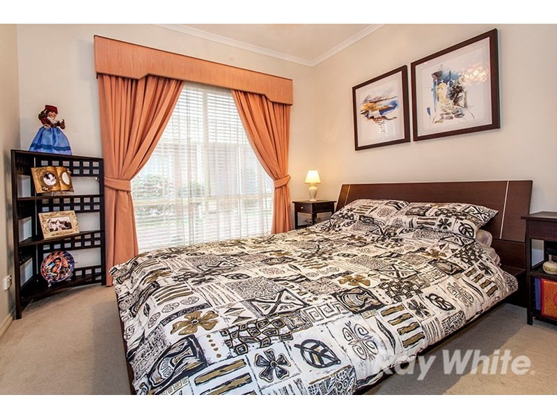 1/1 Pine Tree Avenue, Glen Waverley VIC 3150