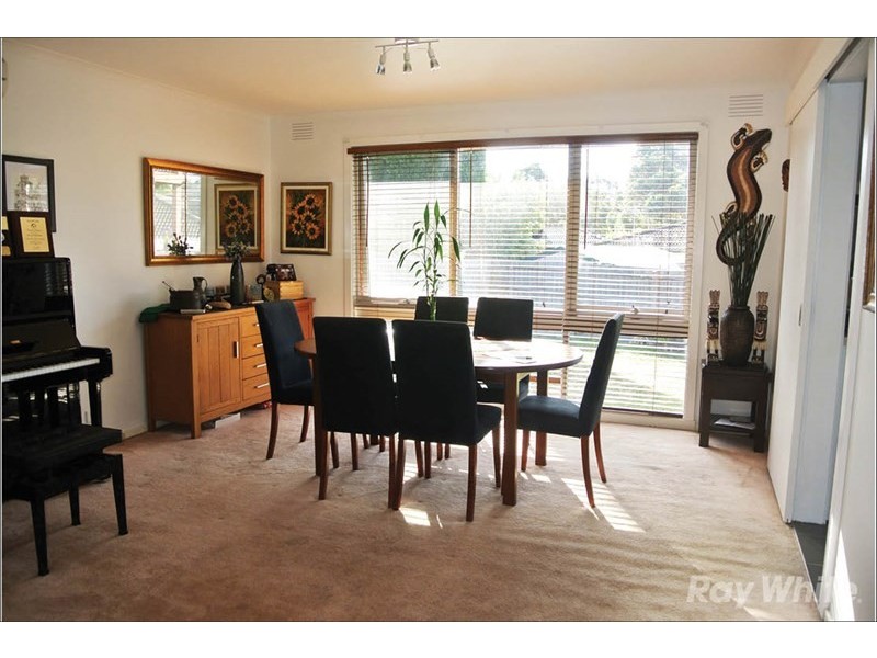 15 Lalor Close, Mulgrave VIC 3170