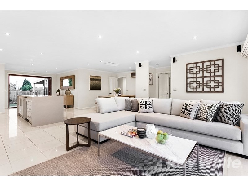 16 Amblecote Crescent, Mulgrave VIC 3170