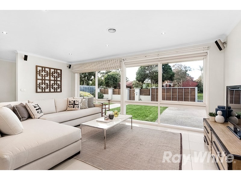 16 Amblecote Crescent, Mulgrave VIC 3170