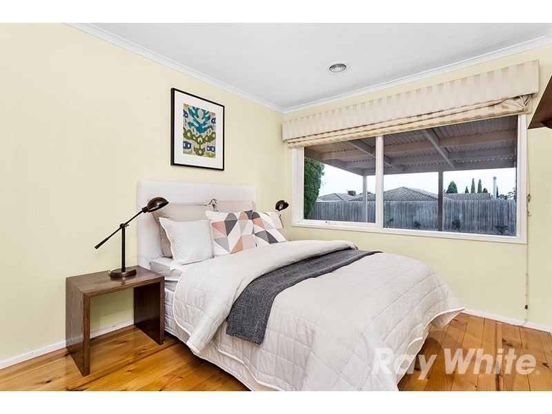 16 Amblecote Crescent, Mulgrave VIC 3170