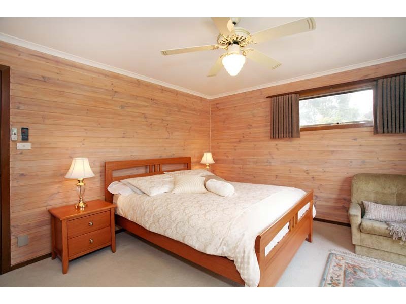 4 Gwyn Rise, Vermont South VIC 3133