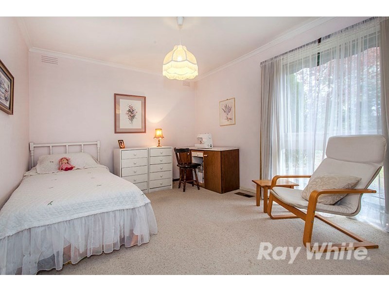 6 Knights Drive, Glen Waverley VIC 3150