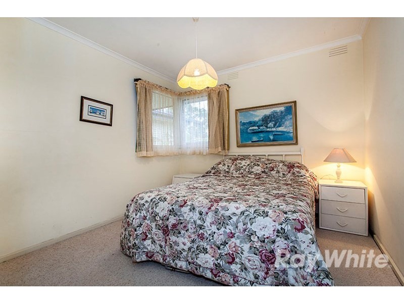 6 Knights Drive, Glen Waverley VIC 3150