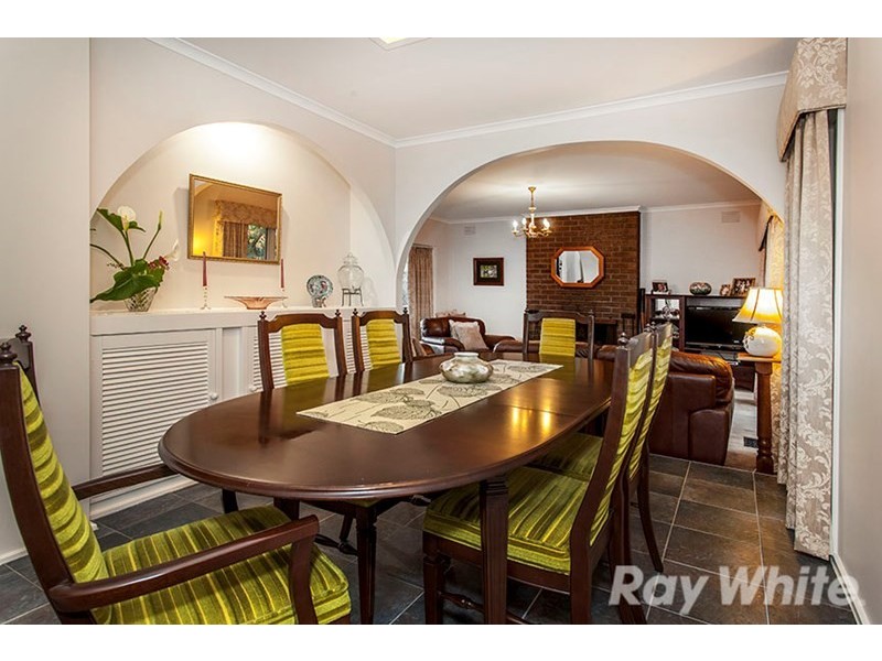 16 Baranbali Drive, Vermont South VIC 3133