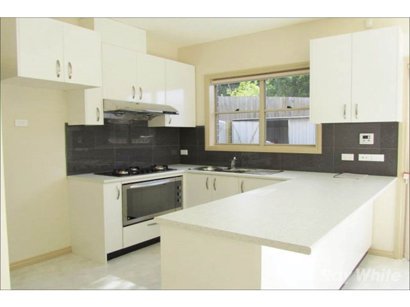 2/35 Angus Drive, Glen Waverley VIC 3150