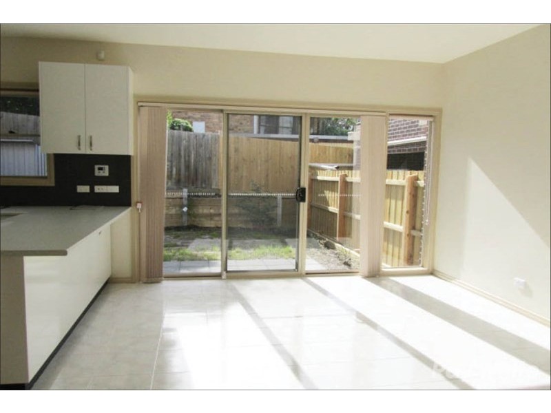 2/35 Angus Drive, Glen Waverley VIC 3150