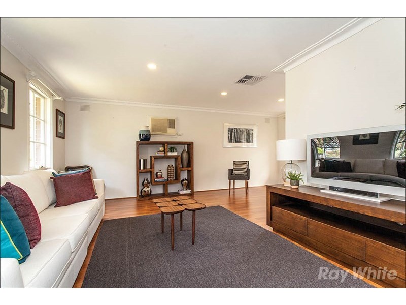 11 Chancellor Drive, Wheelers Hill VIC 3150