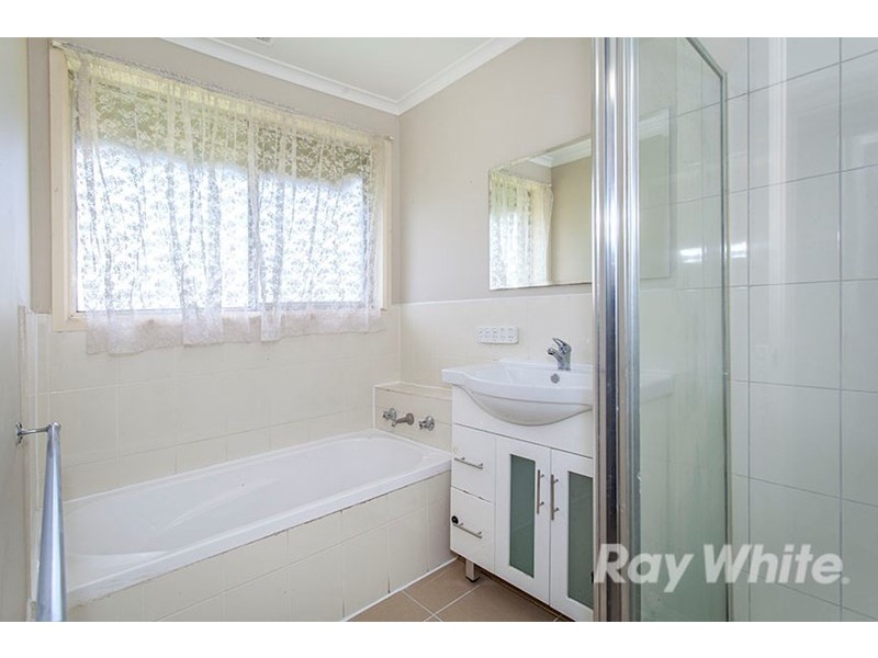 29 Tiverton Drive, Mulgrave VIC 3170